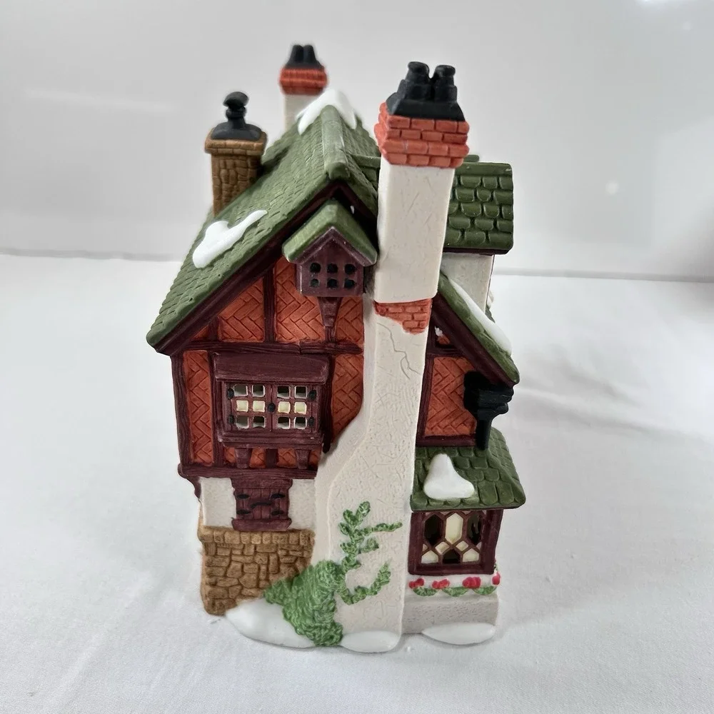 Dept 56 RUTH MARION SCOTCH WOOLENS Limited Ed 1989 Dickens 55859 Lighted EUC